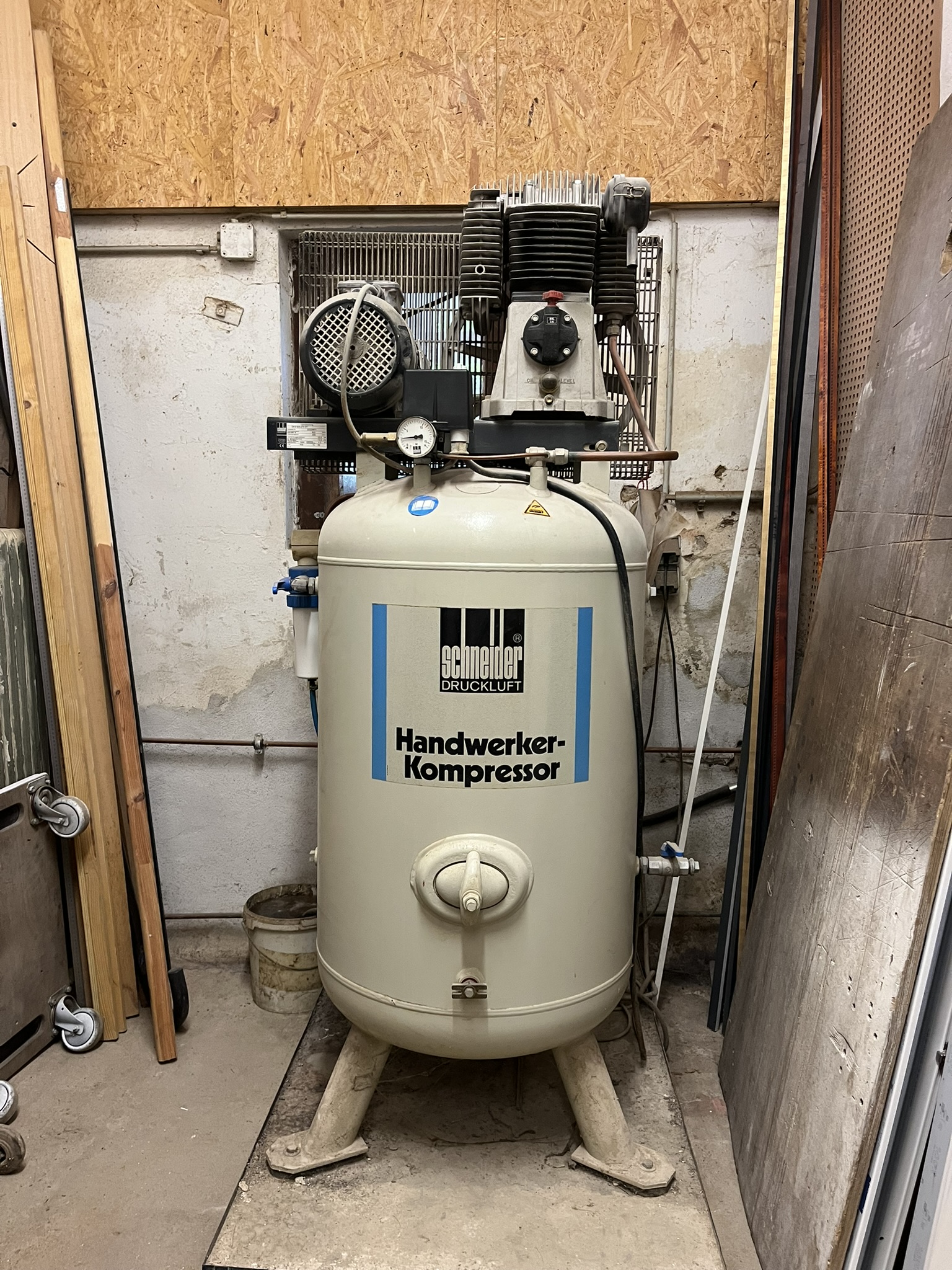 Schneider  